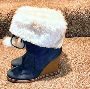 Jessica Simpson Stylish Gray Blue and White Faux Fur Wedge Boots Booties 7.5 NEW